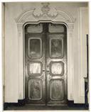 Porta interior de acesso à capela da Quinta do Pombal, Cova da Piedade. 