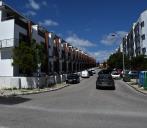 Rua na urbanização da Quinta de Santa Teresa, Charneca de Caparica.