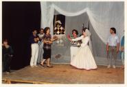 Cena da peça de teatro "O Triunfo de Arlequim".