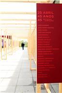 Exposição "25 Abril, 45 Anos, 45 Artistas Cartazes".