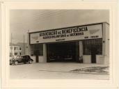 Edifício do quartel da 3.ª secção da Associação de Beneficência - Serviço Voluntário de Incêndios na Costa de Caparica.