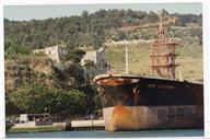 Navio atracado em Porto Brandão.