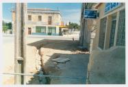 Obras de construção de muro, junto a casa, na Rua de António de Andrade, Marco Cabaço.