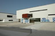 Biblioteca Municipal José Saramago no Feijó: exterior.