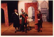 Cena da peça de teatro "O Casamento".