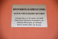 Placa de inauguração do Mercado Municipal da Charneca de Caparica.