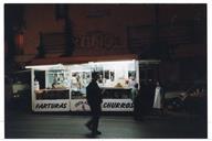 Banca de comida nas comemorações do 25 de abril.
