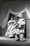 Cena da peça de teatro "Triunfo de Arlequim".