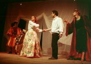 Cena da peça de teatro "Triunfo de Arlequim".