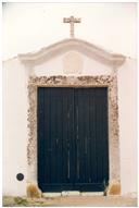 Porta de entrada, da igreja de Murfacém.