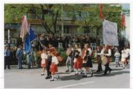 Desfile das coletividades nas comemorações do 25 de abril em Almada.