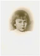 Retrato de Virgínia Maria Herman Pereira em criança.