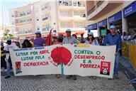 Desfile das coletividades do concelho nas celebrações do 25 de abril.