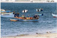 Barcos de pesca na praia da Trafaria.