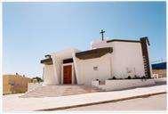 Fachada da igreja da Sagrada Família de Vila Nova de Caparica.
