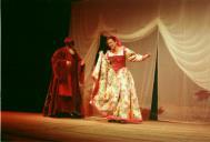 Cena da peça de teatro "Triunfo de Arlequim".