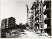 Obras de construção de edifícios de habitação no Laranjeiro.