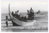 Embarcações tradicionais: Costa de Caparica: Meia Lua.