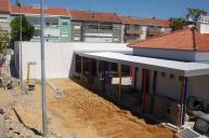 Obras de construção do Jardim de Infância da Escola Básica do Primeiro Ciclo n.º 1 do Feijó.  