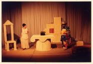 Cena da peça de teatro "O marido ausente".