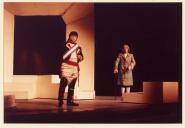 Cena com excertos das peças de teatro "As Guerras de Alecrim e Mangerona" e "O Tanoeiro".