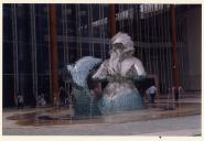 Escultura da Sereia no Centro Comercial Almada Fórum, Vale de Mourelos.