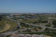 Vista aérea da rede viária de acesso à Ponte 25 de Abril. 