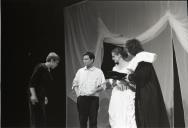 Cena da peça de teatro "Triunfo de Arlequim".