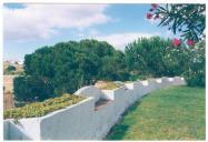 Muro e jardim da Quinta dos Medronheiros, Charneca de Caparica.