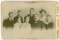 Retrato de João Salgueiro Costa e sua família. 