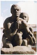 Pormenor da estátua do Monumento aos Perseguidos.