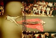 Plateia e cena da peça de teatro "Las criadas".