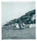 Fragata no rio Tejo.