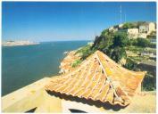 Almada. Vista do Palácio da Cerca sobre o Castelo e Ginjal.
