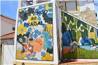 Painel de azulejos no Pragal.