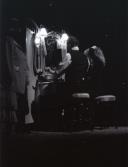 Cena da peça de teatro "Deus os fez, Deus os juntou".