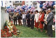 Cerimónia de homenagem com a colocação de flores no Monumento aos Perseguidos na Praça MFA, Almada.