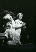 Cena da peça de teatro "Deus os fez, Deus os juntou".