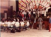 Fotografias de apresentações de coros.