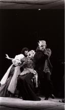 Cena da peça de teatro " Deus os fez, Deus os juntou".