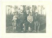 Família de Maria do Carmo Mendes Alvarez no Pinhal do Rei, Marisol.