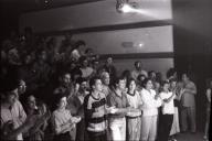 Público na peça de teatro "Comunidade".