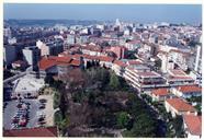 Vista aérea da Igreja de Almada e Jardim Dr. Alberto Araújo.