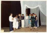 Cena da peça de teatro "O Triunfo de Arlequim".