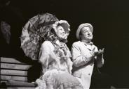 Cena da peça de teatro " Deus os fez, Deus os juntou".