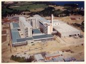 Vista aérea das obras de construção do Hospital Garcia de Orta, Pragal.
