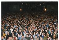 Público nos concertos das comemorações do 25 de abril na Praça da Liberdade em Almada.