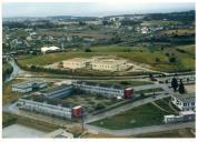 Vista aérea dos edifícios da Faculdade de Ciências e Tecnologia, Monte de Caparica.