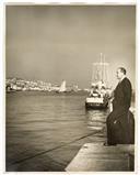 Retrato de Pedro Teotónio Pereira em adulto junto ao Cais do Ginjal em Cacilhas.