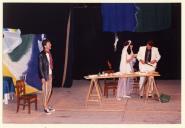 Cena da peça de teatro "Riego" na Casa da Cerca.